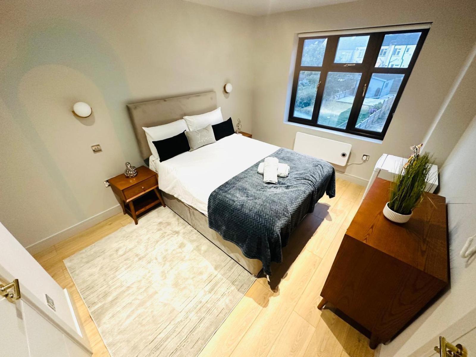 Luxury Flats, Convenient For Tourists Apartment *