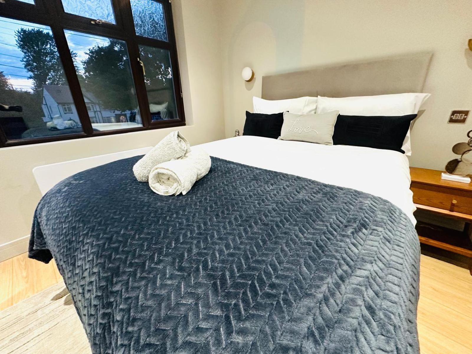 Luxury Flats, Convenient For Tourists Apartment *