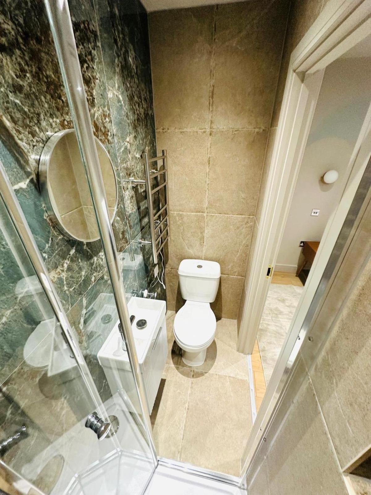 Luxury Flats, Convenient For Tourists Apartment *